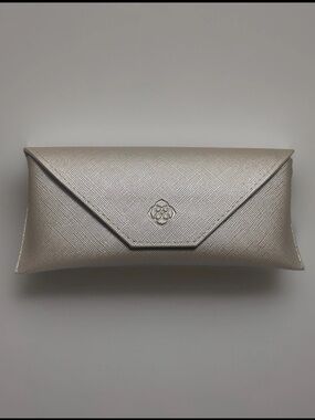 Kendra Scott Sheer Pink Eyeglasses Sunglasses Case